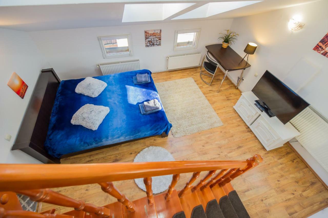 Apartament cu 1 dormitor şi terasă